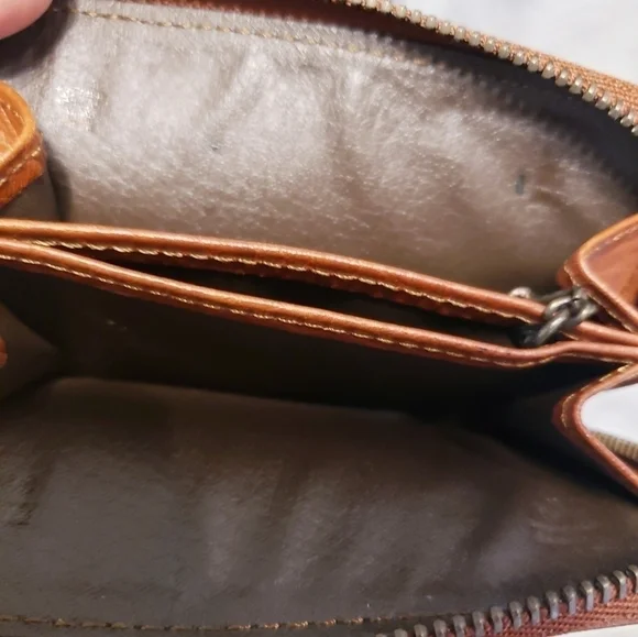 Authentic Burberry Unisex Leather Zippered Coin Pouch / Wallet - Picture 4 of 8